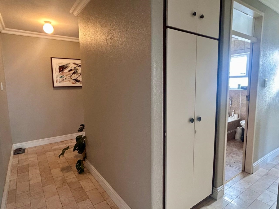 To Let 2 Bedroom Property for Rent in Sea Point Western Cape